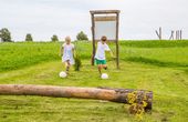 Abschlag für die ganze Familie: Fußballgolf am Faaker See