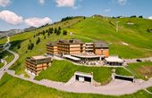 Shake the mountain im Genießerhotel Alpenstern: Vom Bett auf die Bergspitze & Cocktails nach Originalkarte der Titanic