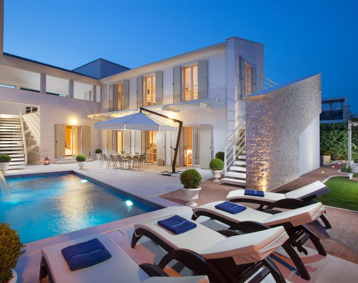HMZ Luxury Villas