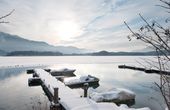 Dreiländereck in Weiß: Winteridylle und Wellness am Faaker See 