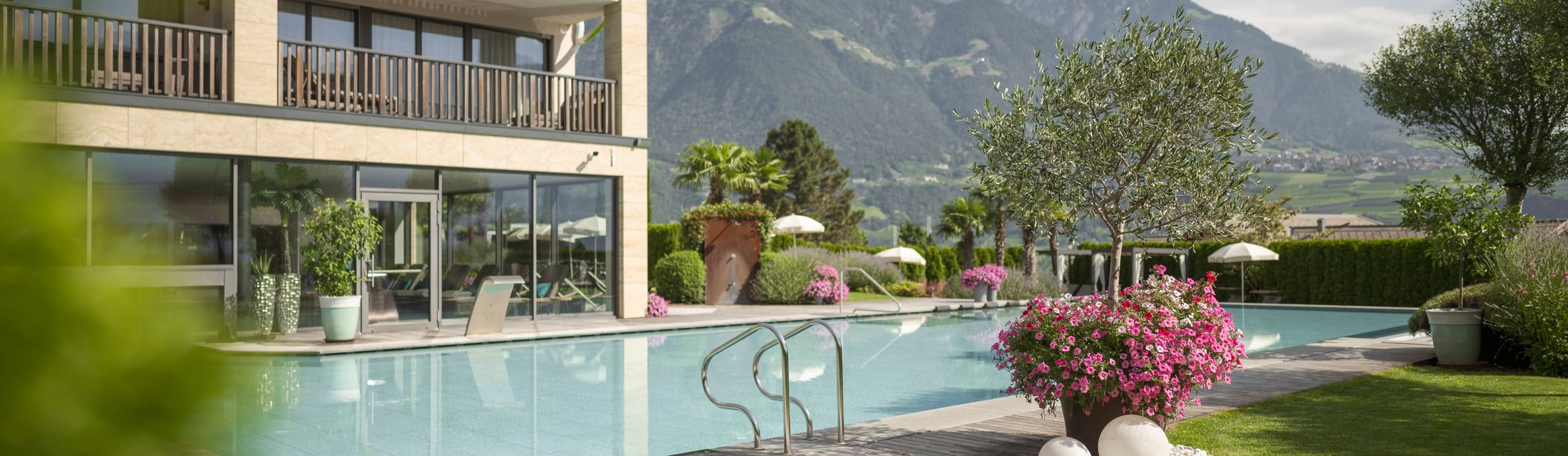 Hike, chill, explore – zwischen Infinitypool & City-Flair