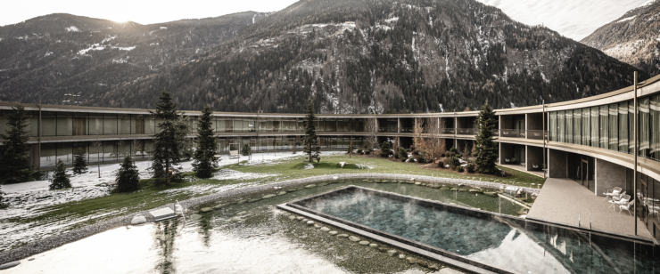 Eisbaden in den schönsten Gebirgsseen Südtirols