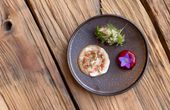 Falstaff-Award für Hebbo Wine & Deli – das Restaurant der SkyView Chalets am Toblacher See