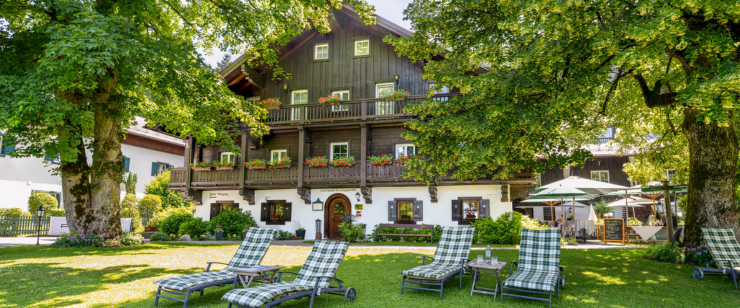 Urlaub auf der Alm mit Stadtblick