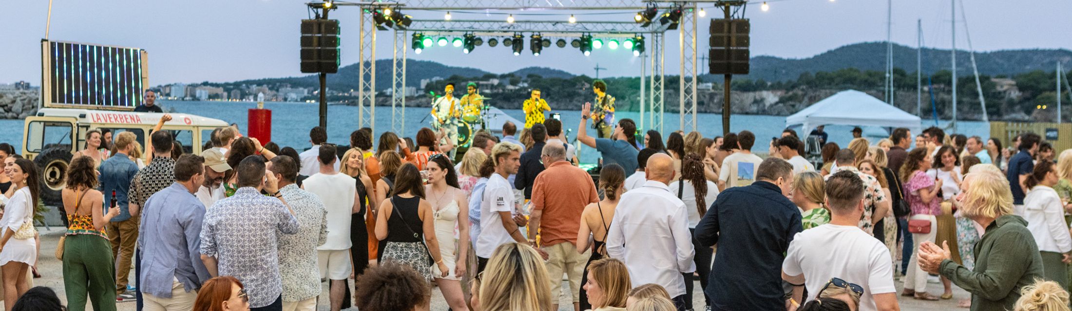 Heiße Beats & coole Drinks beim Sommerfest Open Air am Meer Heiße Beats & coole Drinks beim Sommerfest Open Air am Meer